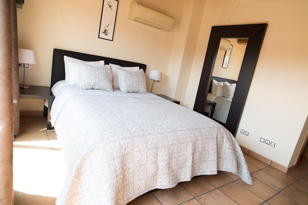 Urbi Apartments مانريسا المظهر الخارجي الصورة